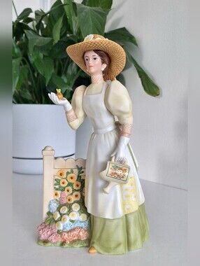 Avon President's Club figurine